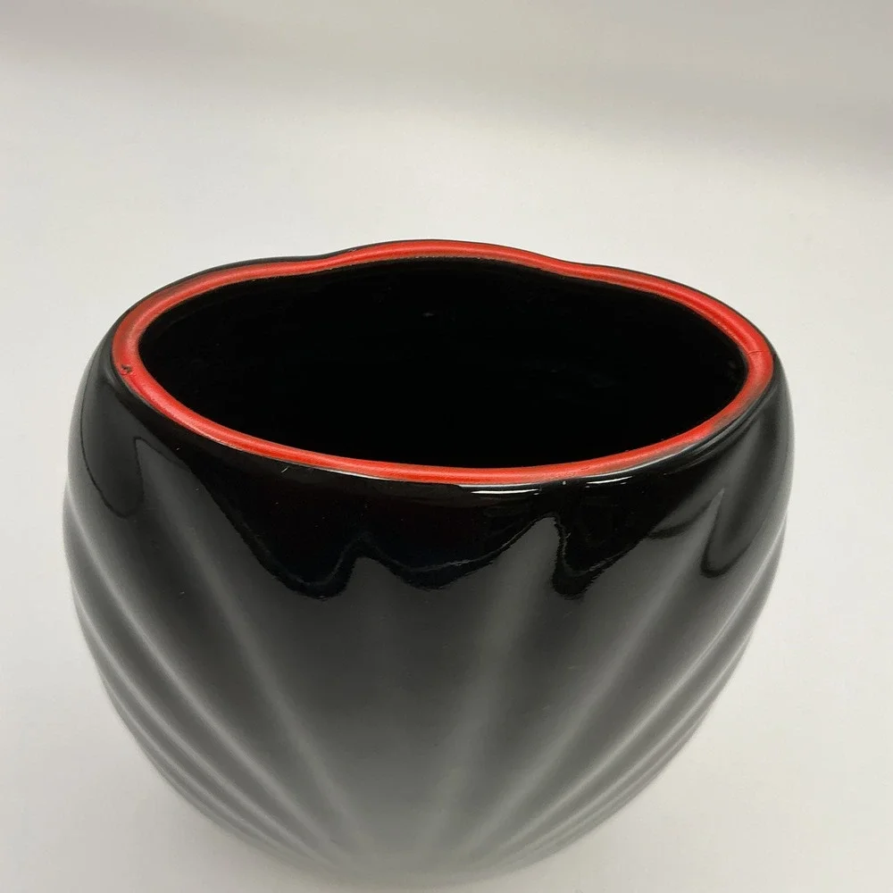 Seizan Japan Black Red Art Deco Sunburst Ceramic Vase Scalloped Scuptural 8in